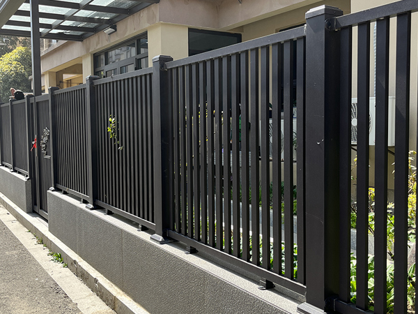 铝合金围栏工程案例