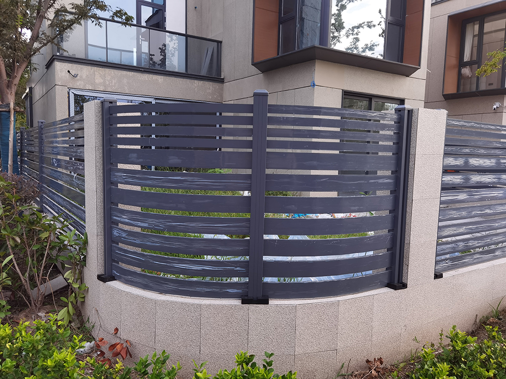 铝合金围栏核心安装步骤（以户外庭院 / 围墙围栏为例，阳台护栏流程类似）